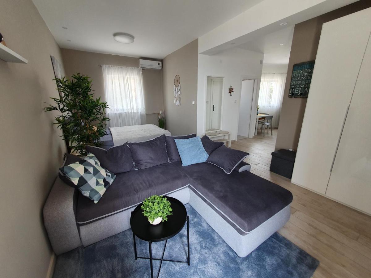 Apartment Danijela โนวาลยา ภายนอก รูปภาพ