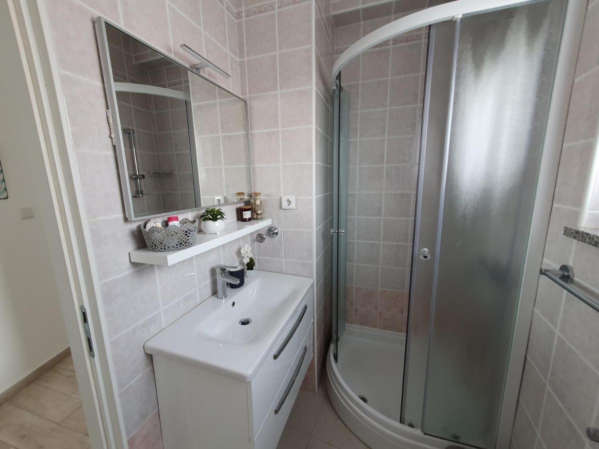 Apartment Danijela โนวาลยา ภายนอก รูปภาพ